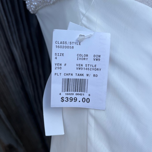 NWT Davids Bridal Galina Ivory Elegant Wedding Dress Size 4 - Picture 12 of 12